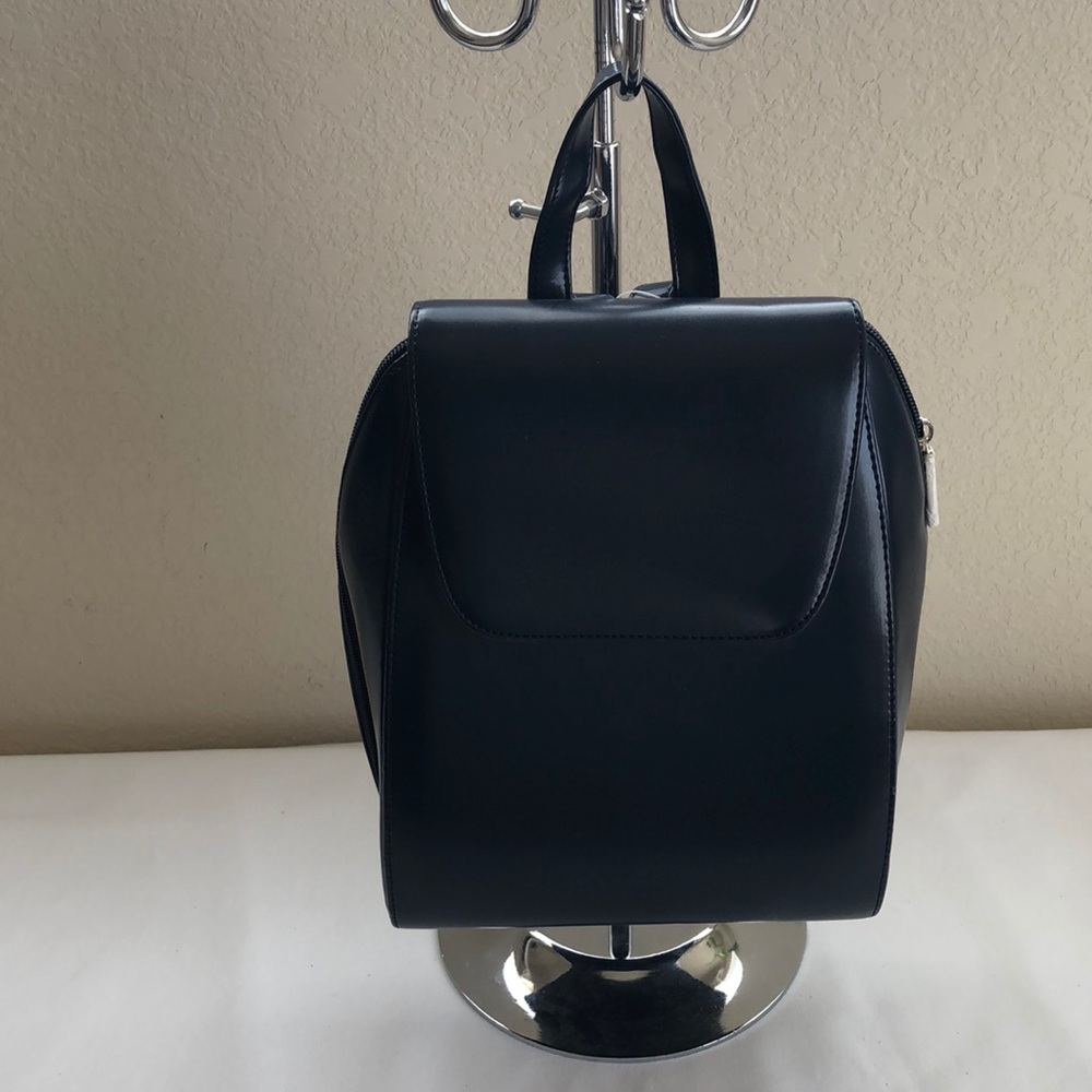 Backpack - Picture 4 of 4